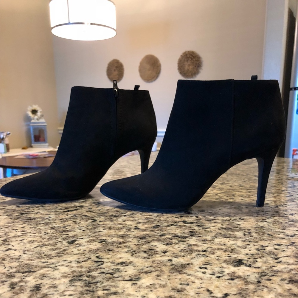 Black faux suede ankle booties - Size 10